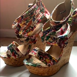 Zigi soho summer wedge sandal. Size 6.5.